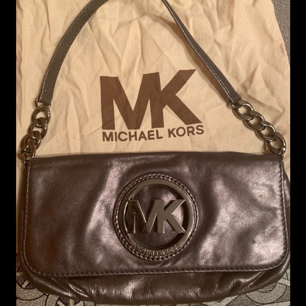 LARGE MICHAEL KORS CLUTCH